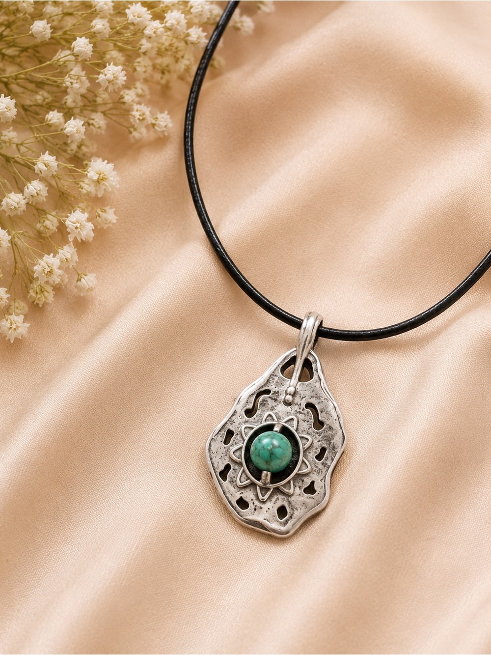 NEW Turquoise Bead Necklace